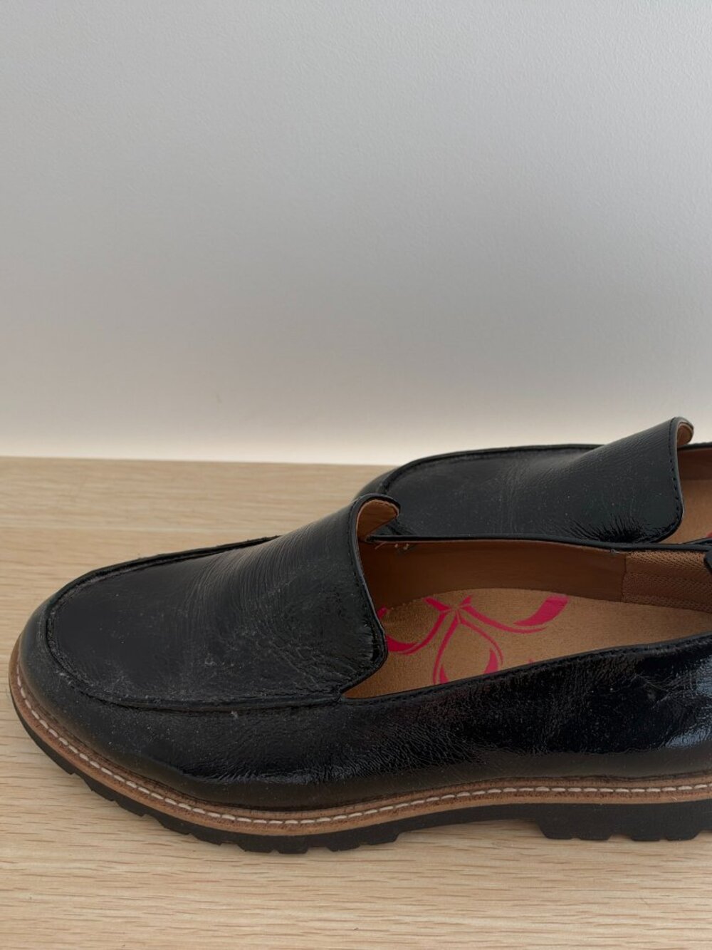 Comfortiva Align Lindee Lug Sole Loafer Black Crinkle Patent Leather Women's 9 W